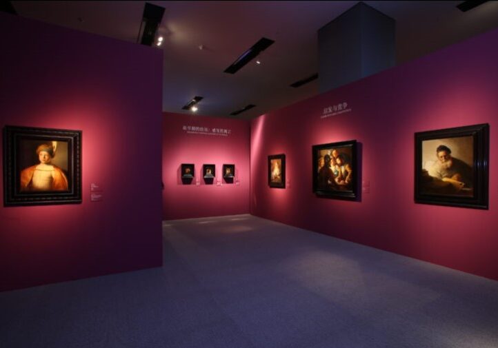 art gallery 12